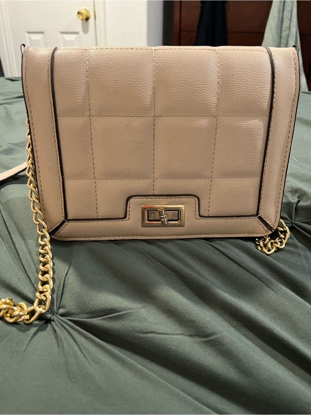 & Other Stories Quilted Beige Crossbody with Gold Chain